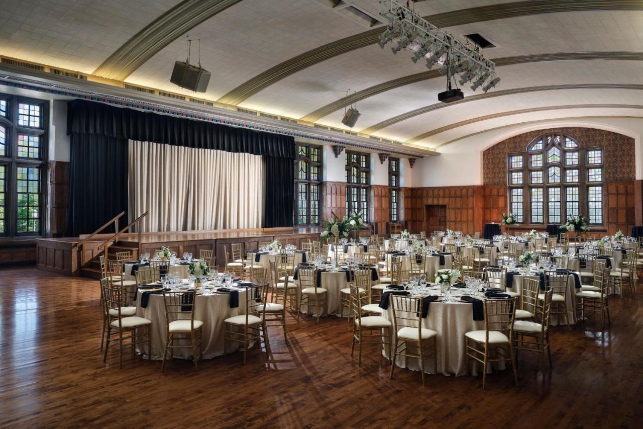 The Union Club At Purdue University, Autograph Collection 4*