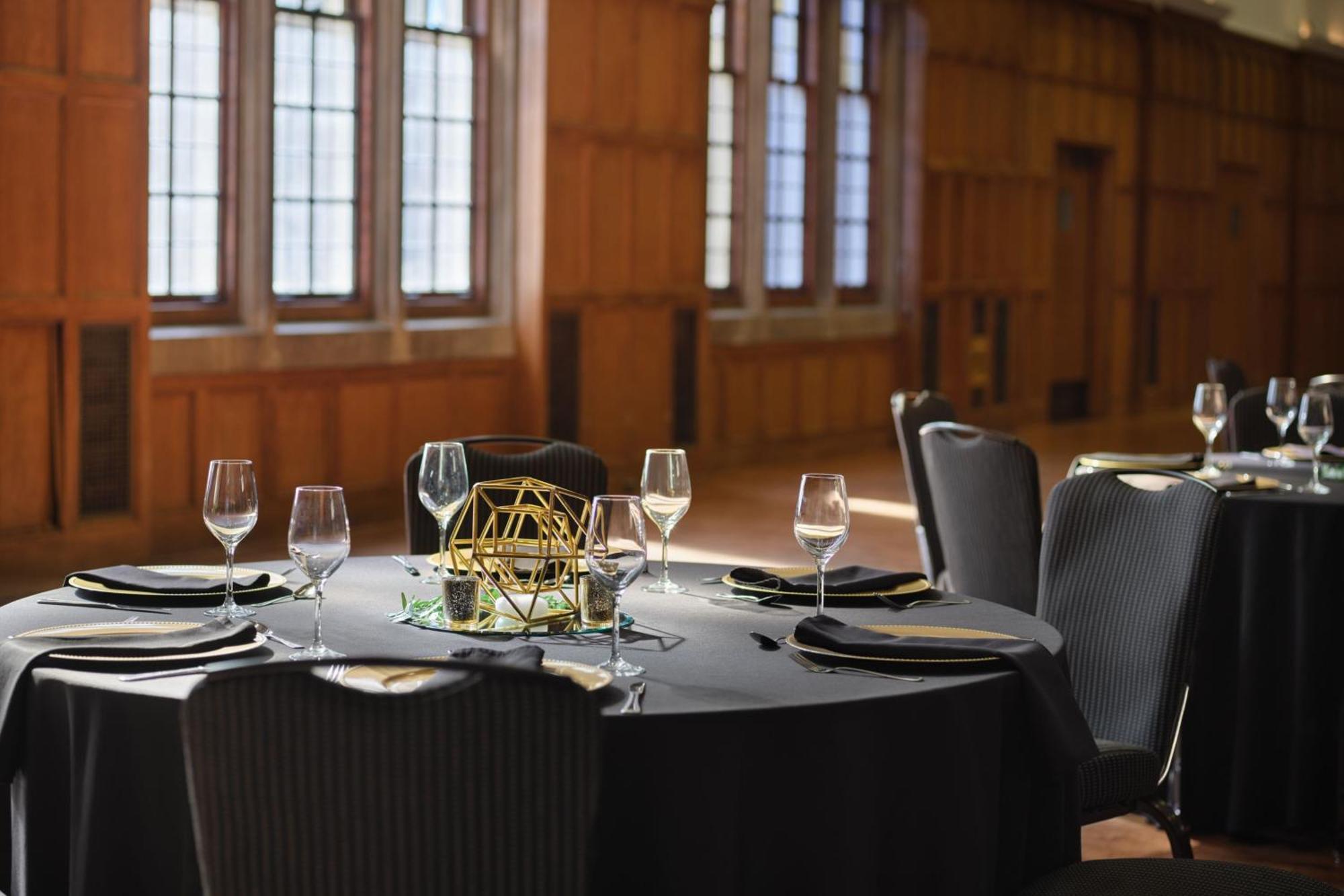 The Union Club At Purdue University, Autograph Collection 4*