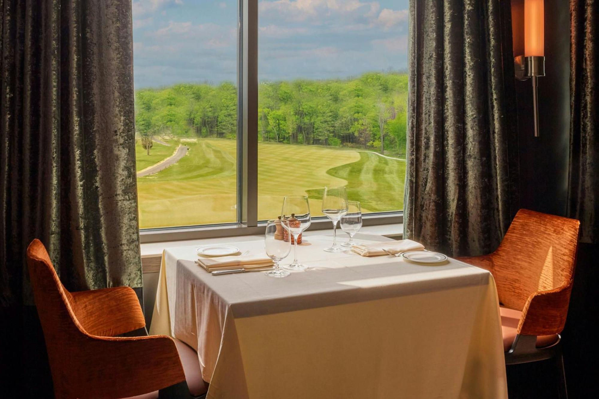 The Union Club At Purdue University, Autograph Collection 4*